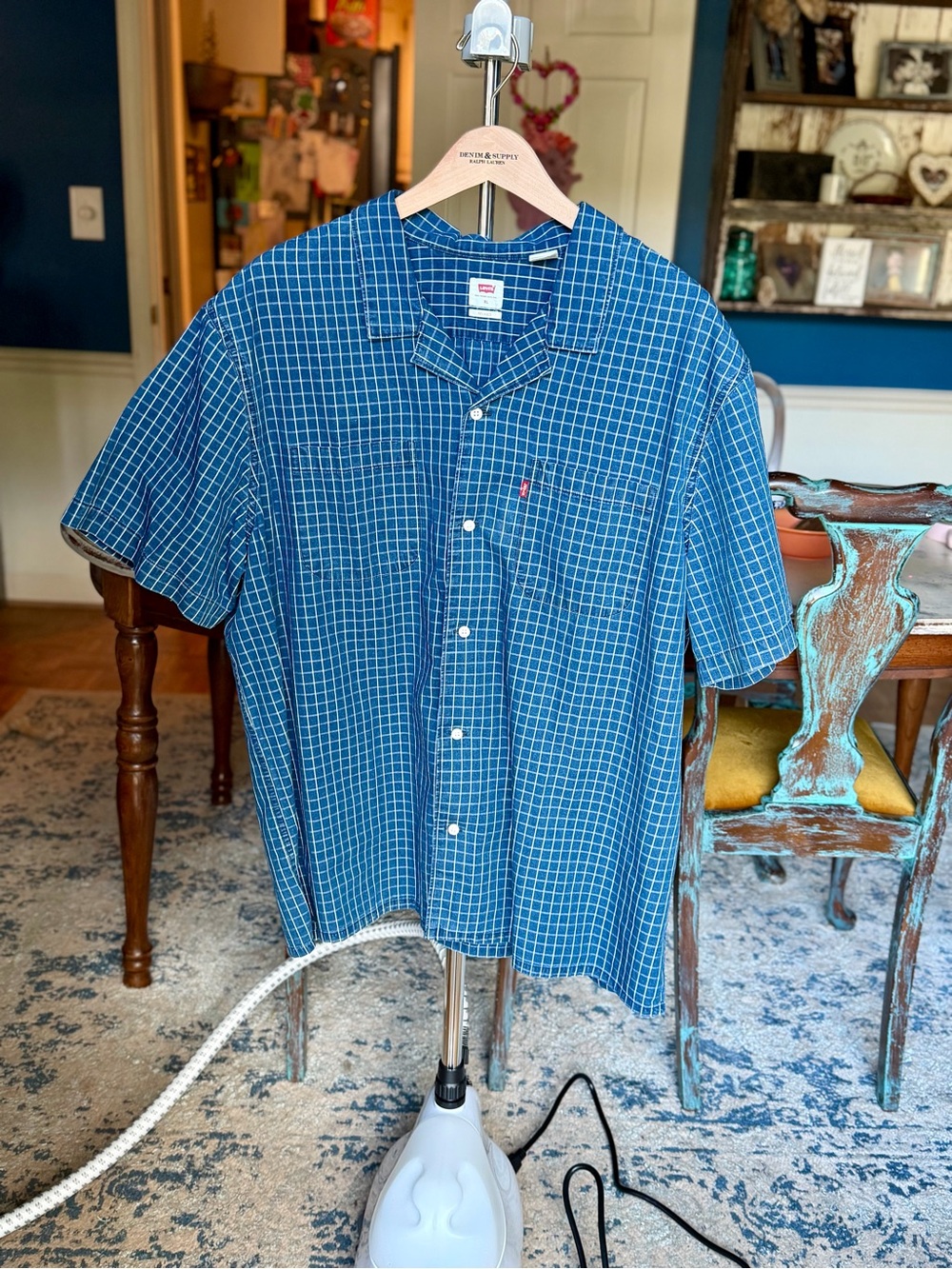 Levi's Men's Navy Blue Check Short-Sleeve Button-Down Shirt